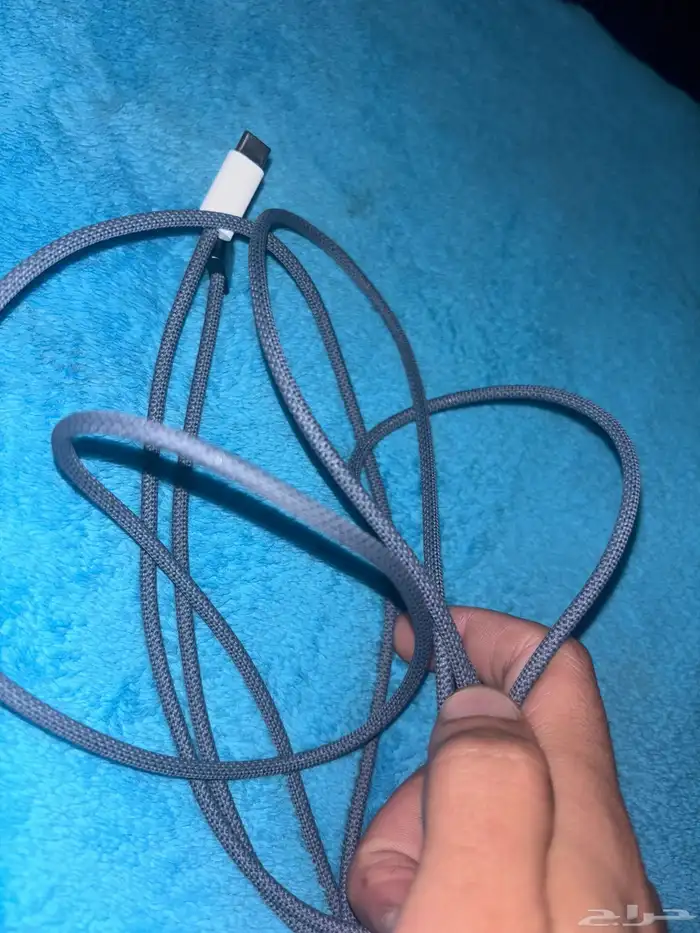 ابل سلك USB-C إلى ماج سيف 3 بطول 2 متر 1