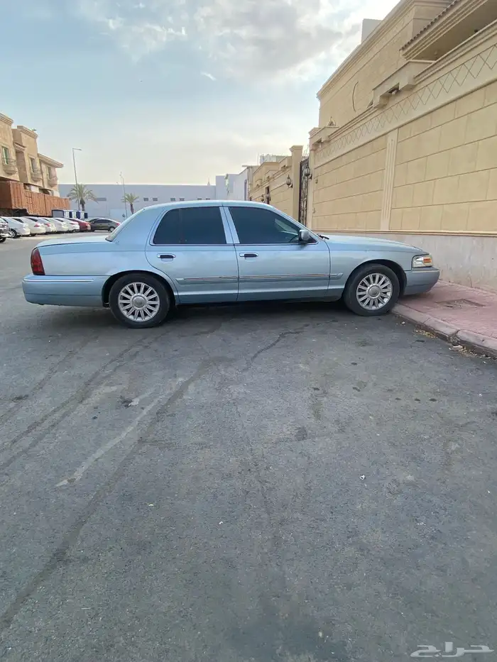 فورد ماركيز 2008 للبيع مكينة قير دفرنس ارباق شاصية كلها شرط 8