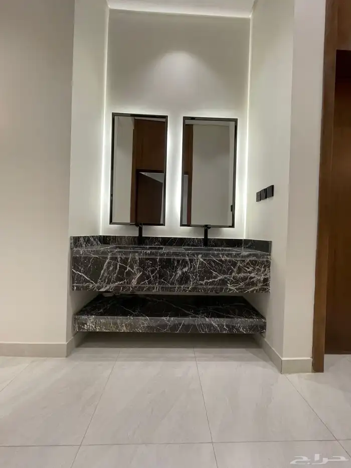 للبيع ارواف ارضيه وعلويه تشطيب vip ابها المحاله 9