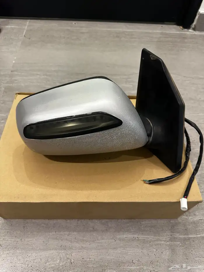 مرايه كورلا يمين تجاري فيها اشاره بدون صفط السعر 80 ريال 3