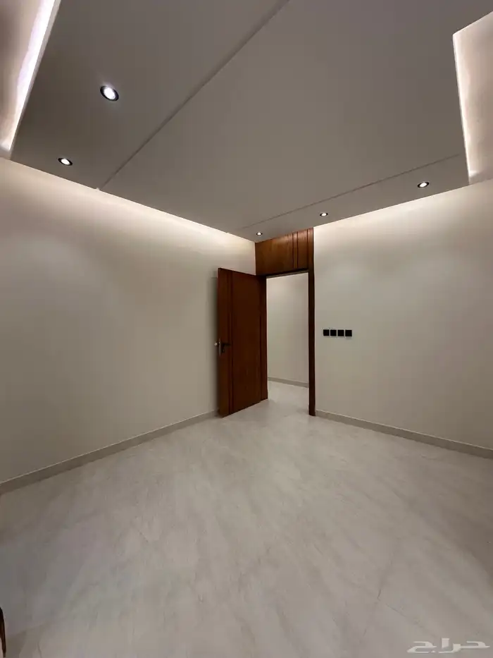للبيع شقه دور ارضي مداخل مستقله مساحه254م بسعر490 الف ابها 6