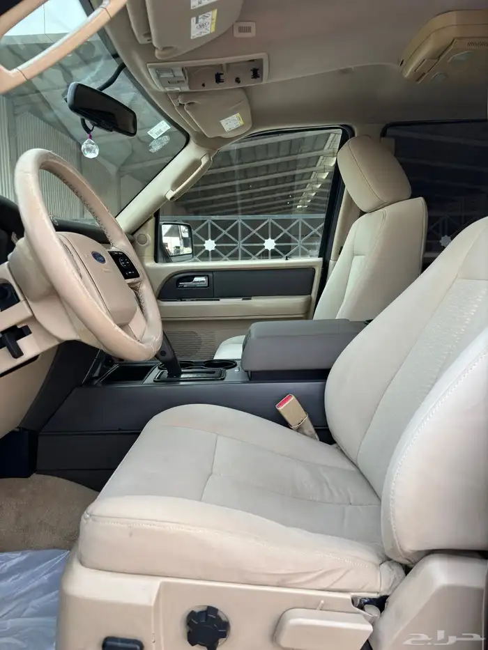 فورد اكسبديشن 2013 طويل بدي وكاله نص فل XLT 9
