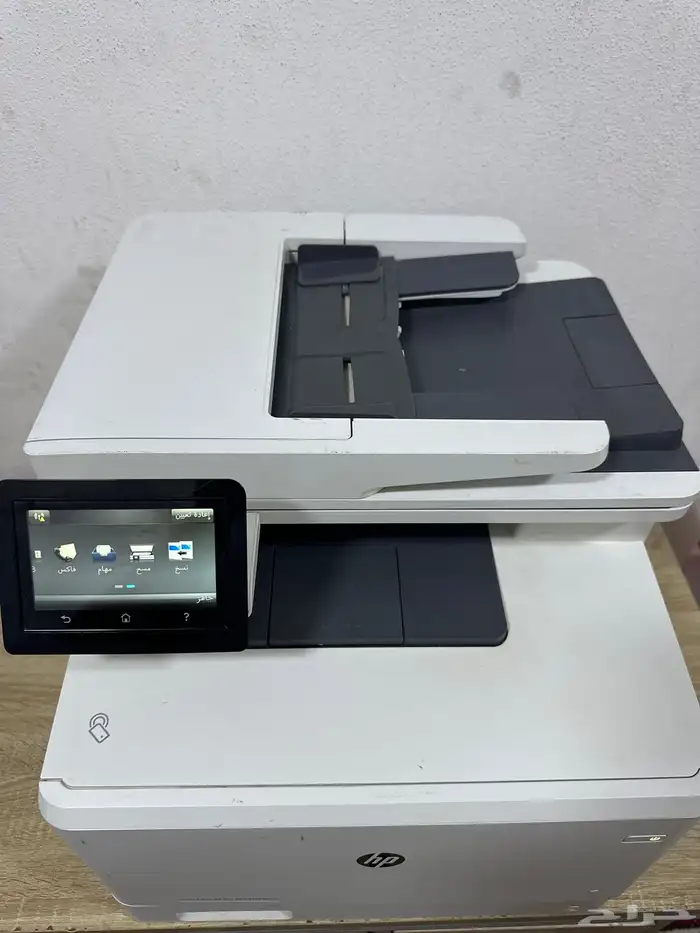 طابعة ليزر hp ملون واي فاي   واسكنر 1