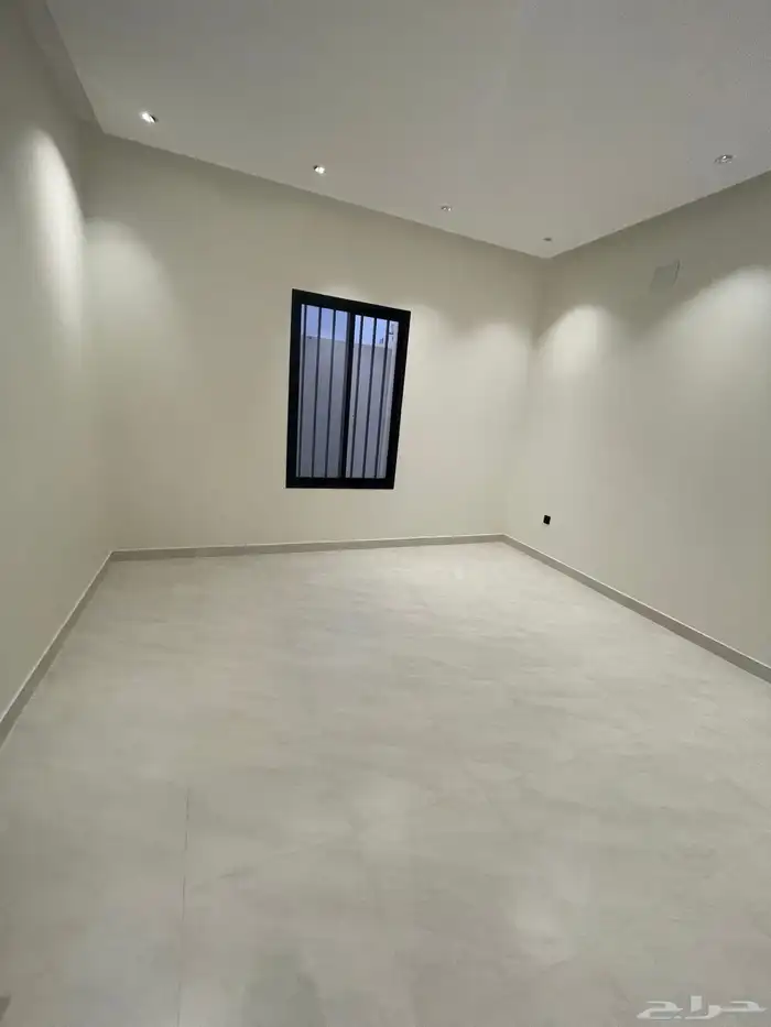 للبيع ارواف ارضيه وعلويه تشطيب vip ابها المحاله 54