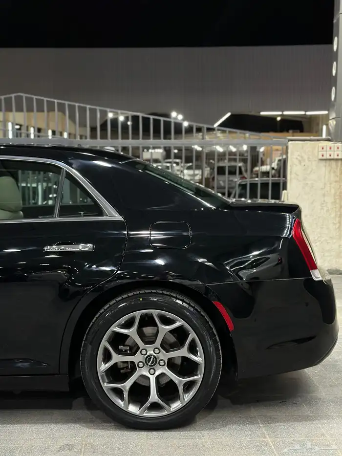 كرايزلر C300 نص فل 2021 هيمي V8 5.7 معرض(عبيد الرشيدي) 16