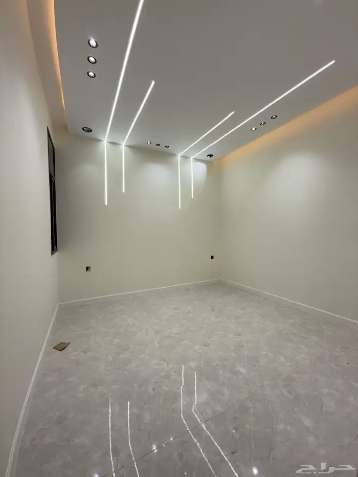 للبيع شقق علويه وشقق ارضيه تشطيب vip ف درة الموسي 22
