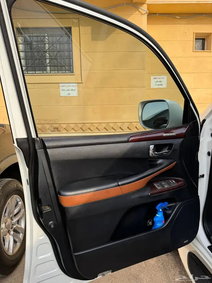 جيب لكزس LX570 2012 نظيف 15