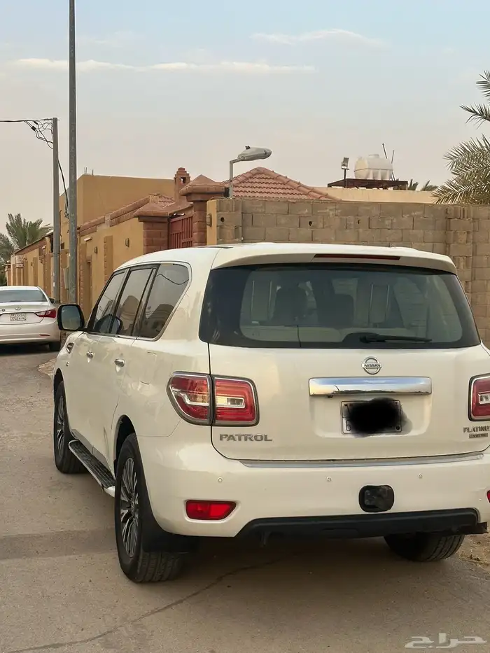 للبيع جيب نيسان 2012 بلاتينيوم مكينة 400 6