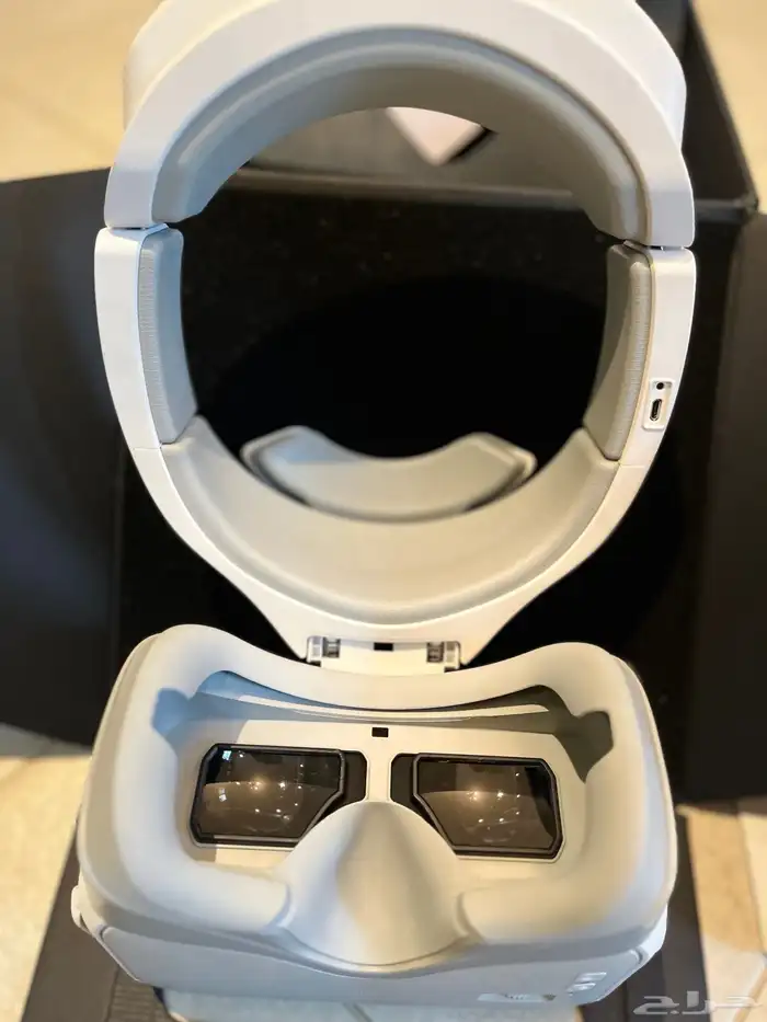 تظارة الواقع الافتراضي من (DJI) لطائرة درون 3