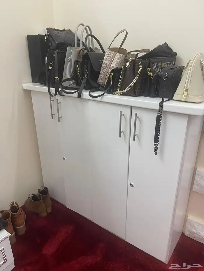 غرفه نوم اللون ابيض  من اجود أنواع الخشب 2