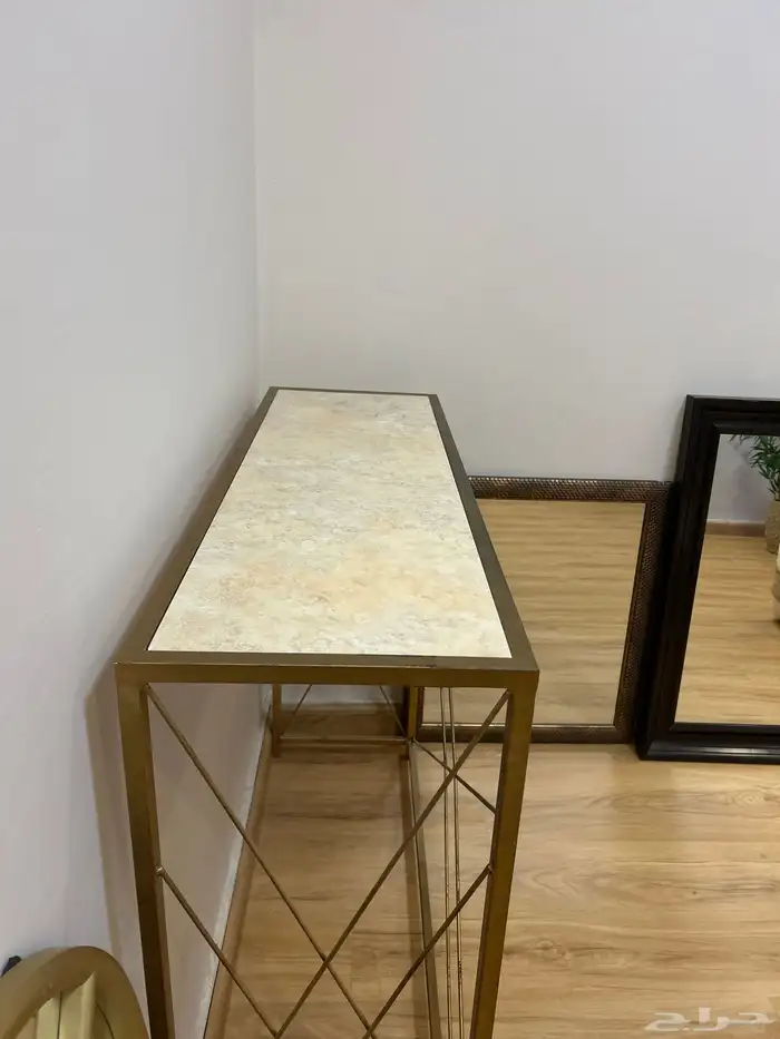 مرايات وطاوله للبيع في بعضها ما استخدمت جديده 3