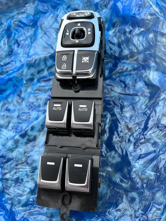 ازراز ازيرا مجموعة تحكم قزاز تركب من موديل 2012 الى 2016 0