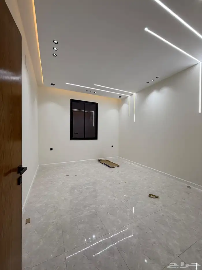للبيع شقق علويه وشقق ارضيه تشطيب vip ف درة الموسي 18