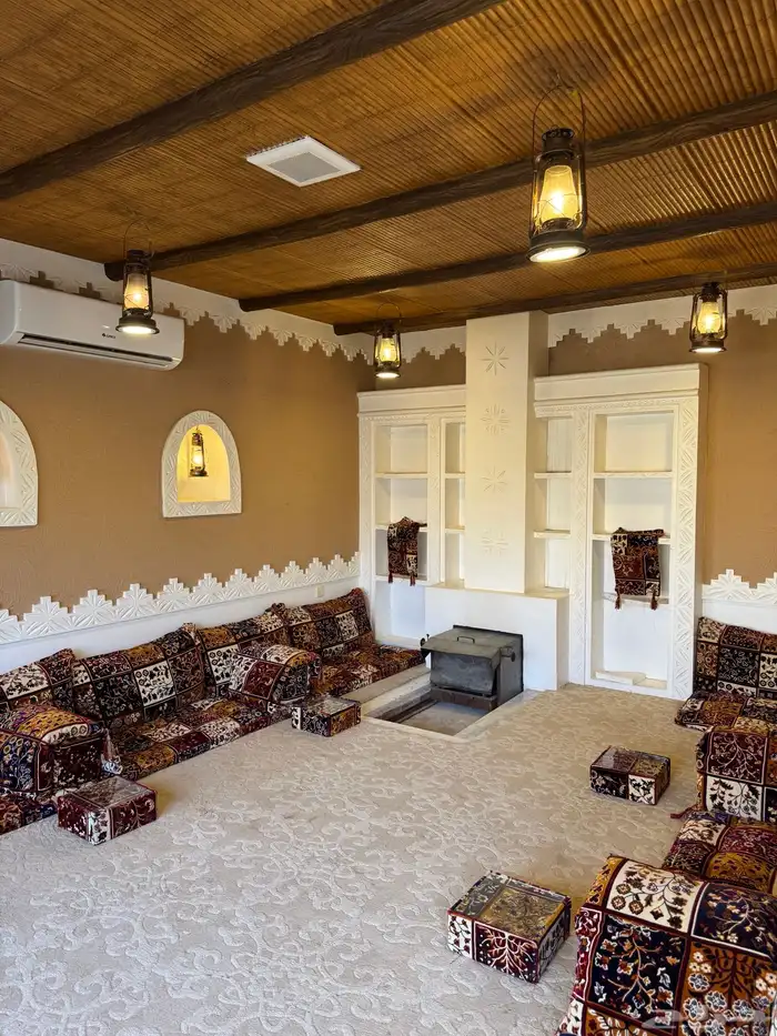 شاليه فاخر للبيع 770 متر مربع حي الغدير 2