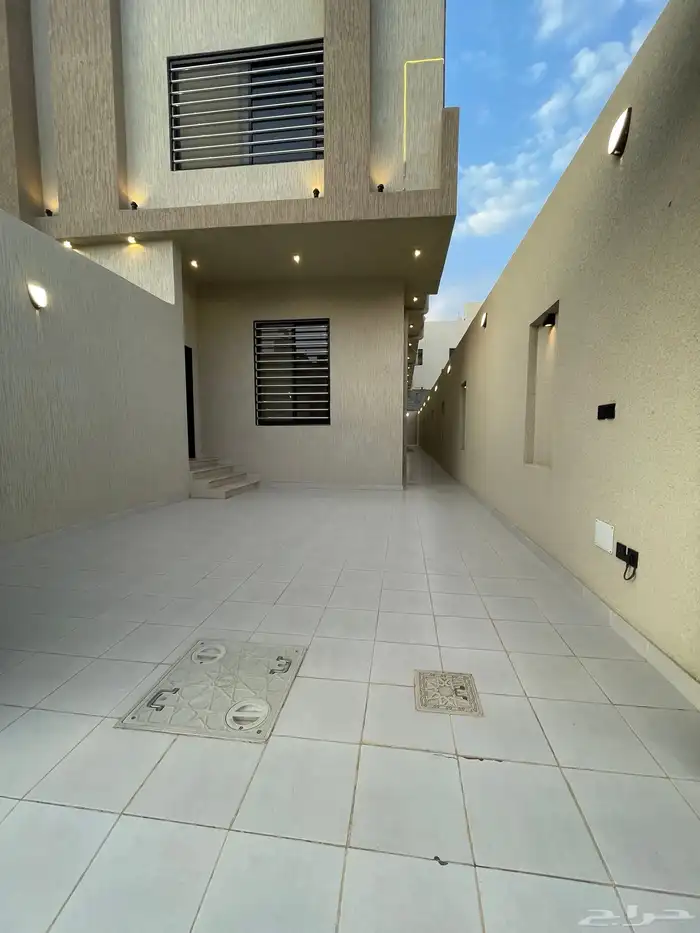 للبيع ارواف ارضيه وعلويه تشطيب vip ابها المحاله 3