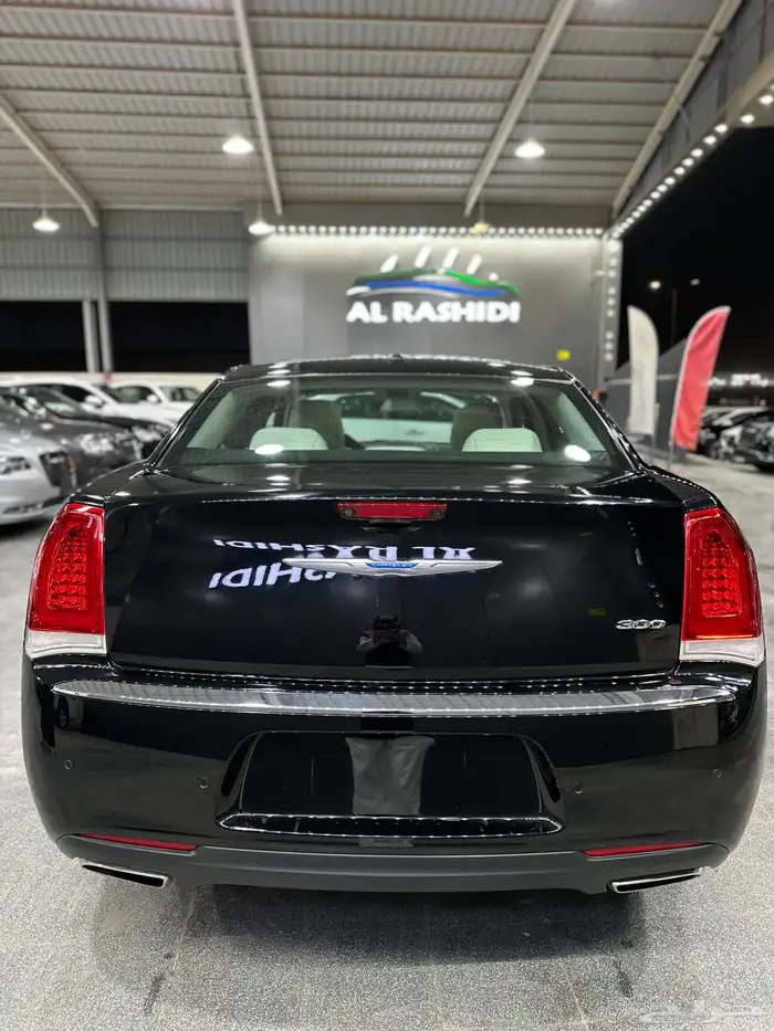 كرايزلر C300 نص فل 2021 هيمي V8 5.7 معرض(عبيد الرشيدي) 14