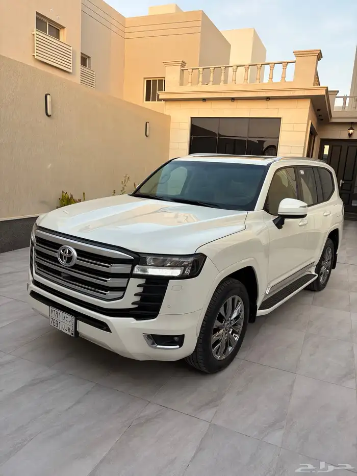 لاندكروزر 2023 رقم L4 1