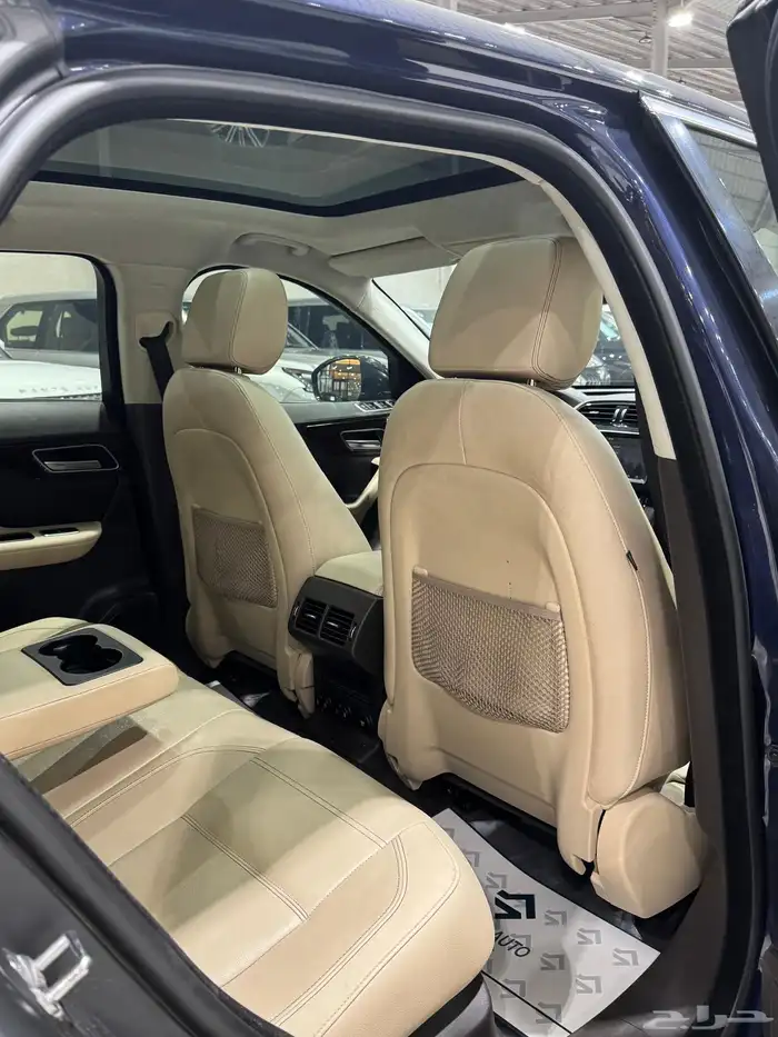 جاكوار F pace موديل 2019 فل كامل مستعمل 9