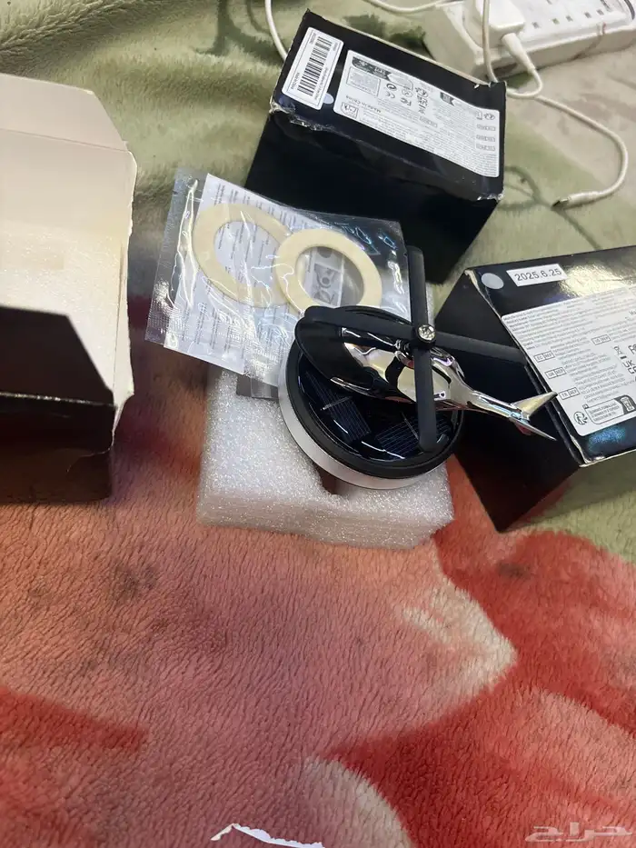 هلكبتر طياره على الطاقه الشمسيه تشتغلم الشمس. مع معطر جوي حق 0