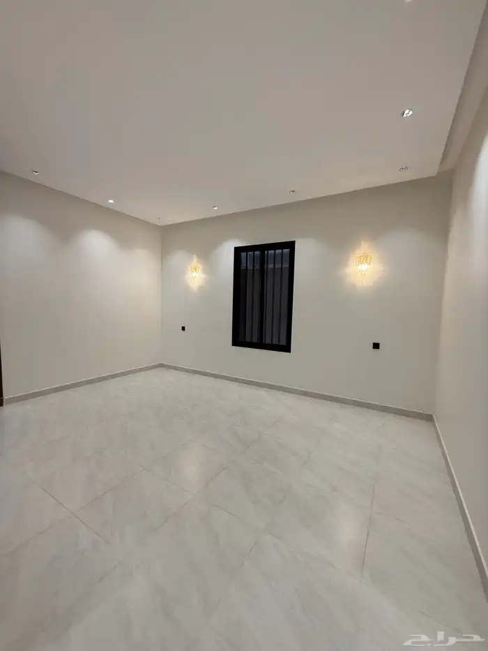 للبيع ارواف ارضيه وعلويه بالقرب من الاستاد الرياضى المحاله 18