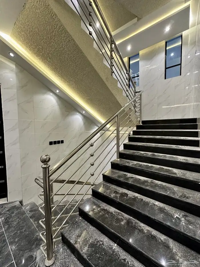 للبيع شقق ارضيه وعلويه6غرف تشطيب مودرن بأبها(النرجس)530الف 2