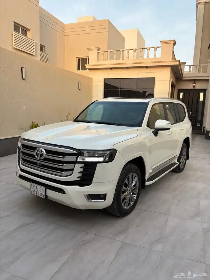 لاندكروزر 2023 رقم L4 2
