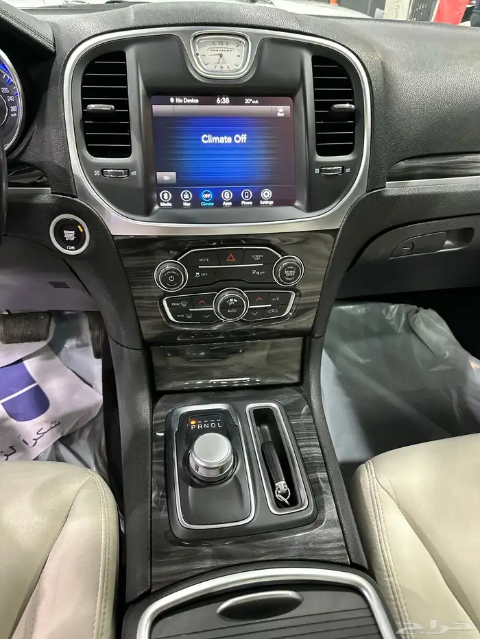 كرايزلر C300 نص فل 2021 هيمي V8 5.7 معرض(عبيد الرشيدي) 23