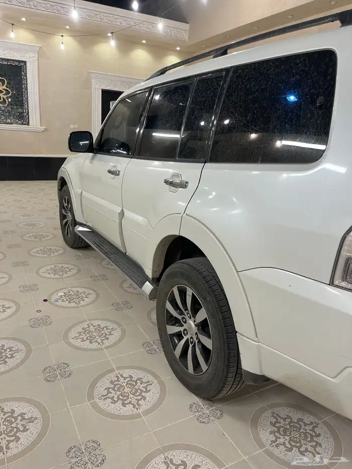 جيب باجيرو مكينه كبير 3800 بحالة جيده جدا 1
