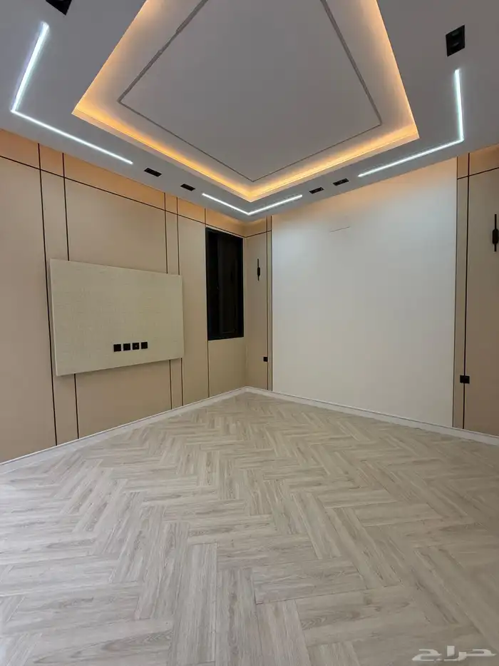 للبيع شقق علويه وشقق ارضيه تشطيب vip ف درة الموسي 11