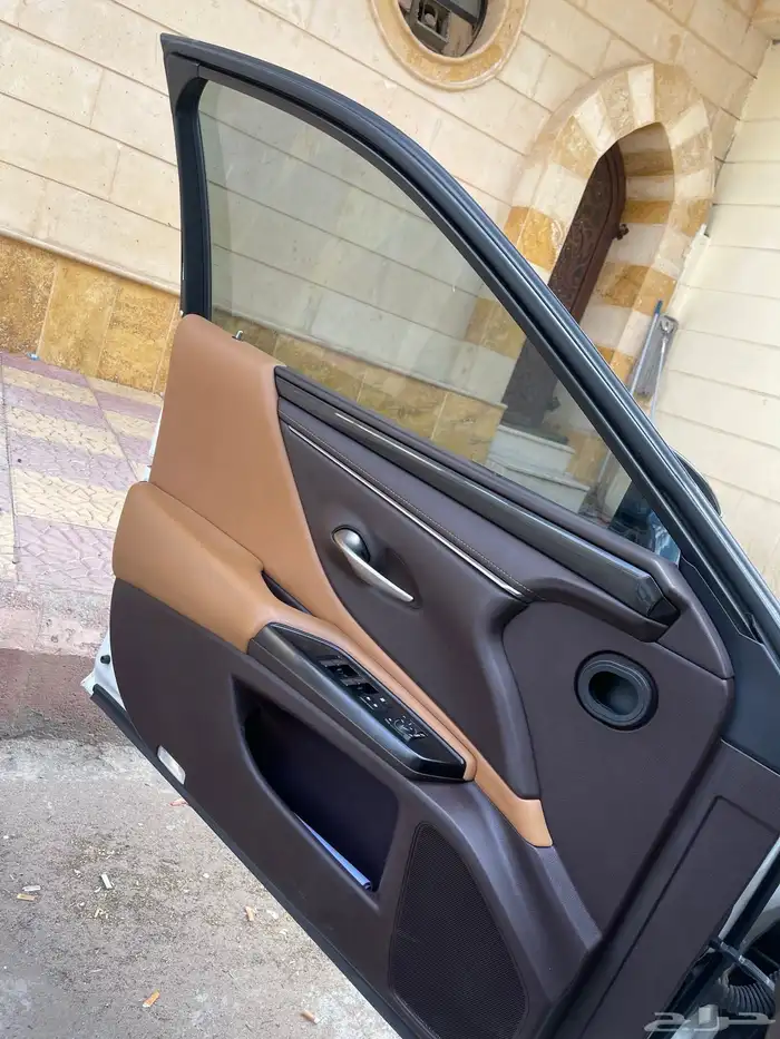 لكزس هايبرد 2020 10