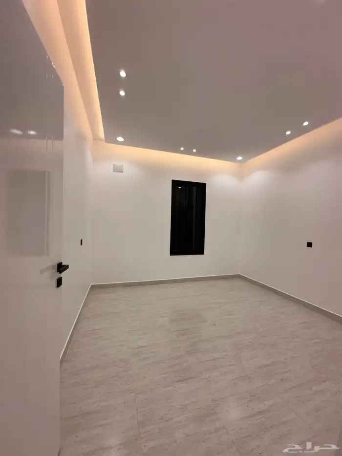للبيع روف دور ثاني بملحق مع سكاي لايت تشطيب مودرن مساحه350م 5