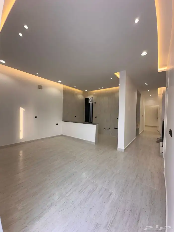 للبيع روف دور ثاني بملحق مع سكاي لايت تشطيب مودرن مساحه350م 29