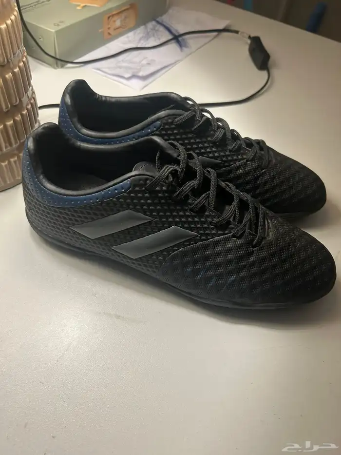 جزمة رياضية اديداس كحلي وأسود adidas solar boost 2