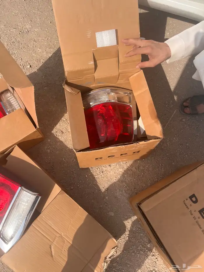 اسطبات مع مسجل لاند كروز 2