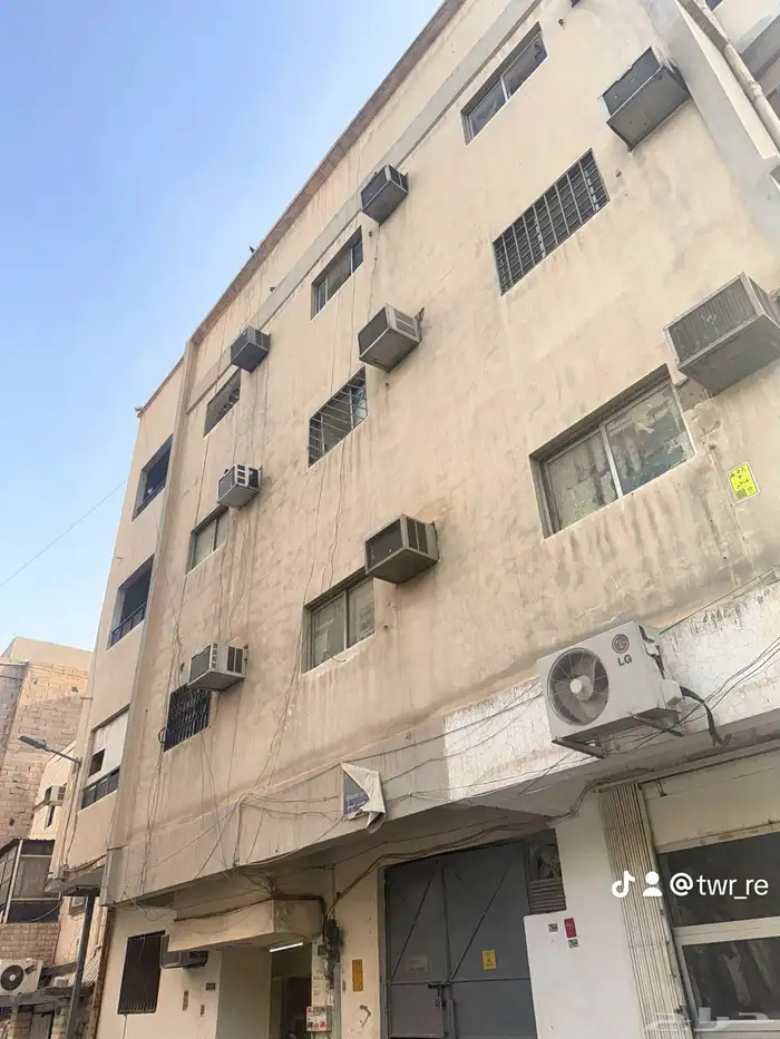 عمارة تجارية سكنية للبيع حي الوزارات 5