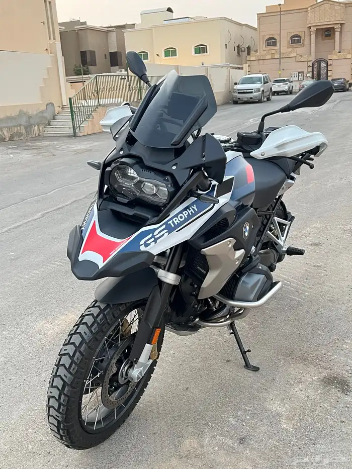 TROPHY Motorcycle 2023 BMW دباب 3