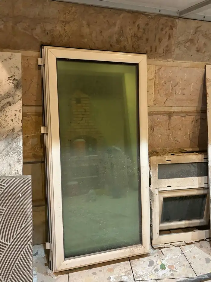 ابواب ونوافذ وباب كراج أثاث مستعمل بحالة جيدة جدا 4