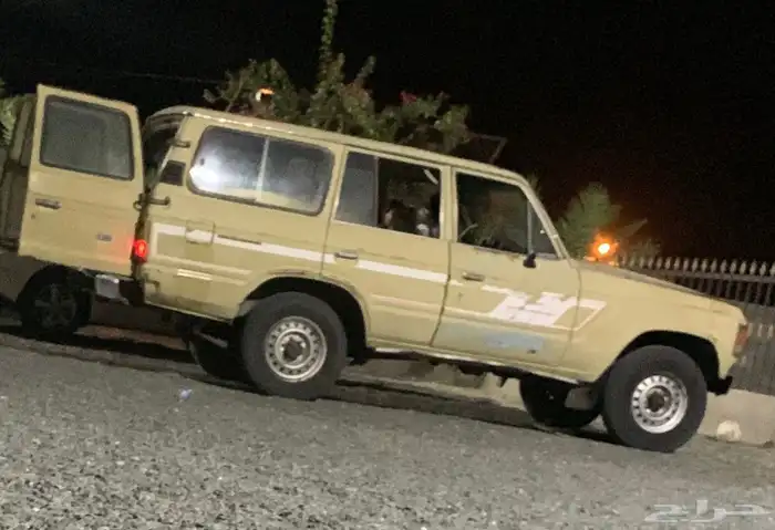 صالون للبيع مكينه قير على الشرط البدي فيه خدوش بسيطه شغال 0
