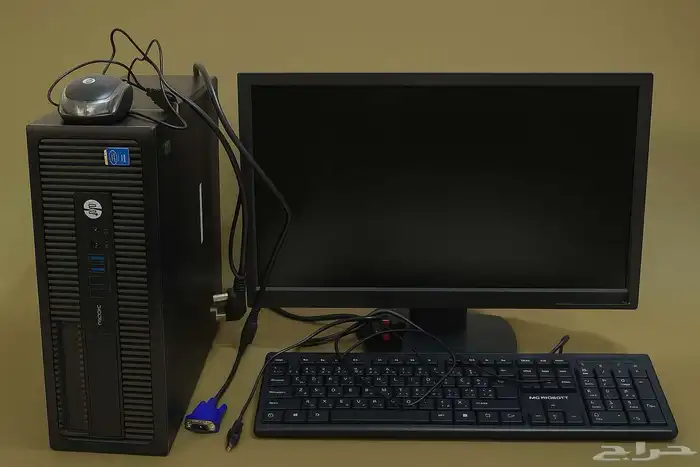 عندي كمبيوتر مكتبي للبيع اللي يبيه لأني الحين ماني بحاجته 0