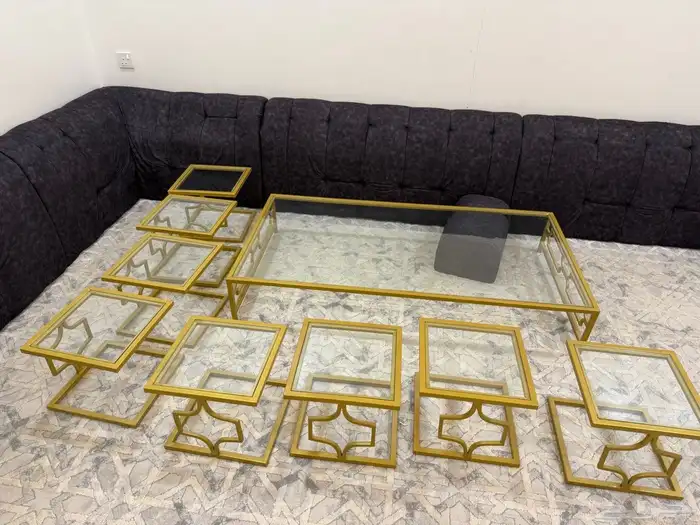 طاوله كبيره مع 8طاولات صغيره 2