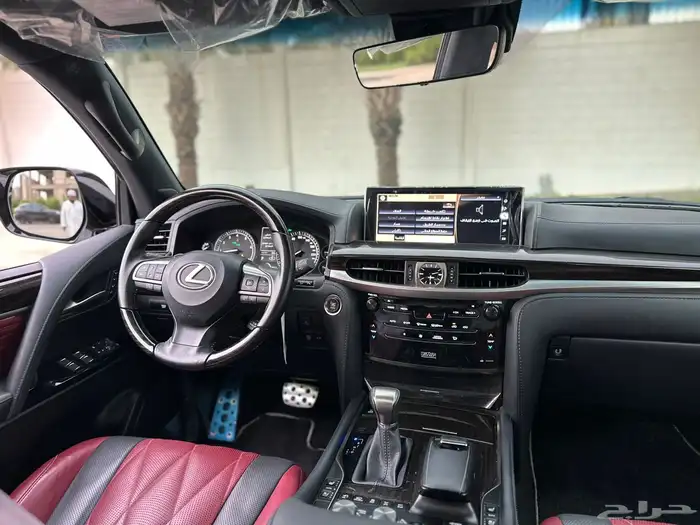 لكزس LX570 2021 بلاك ادشن شبه جديد 25