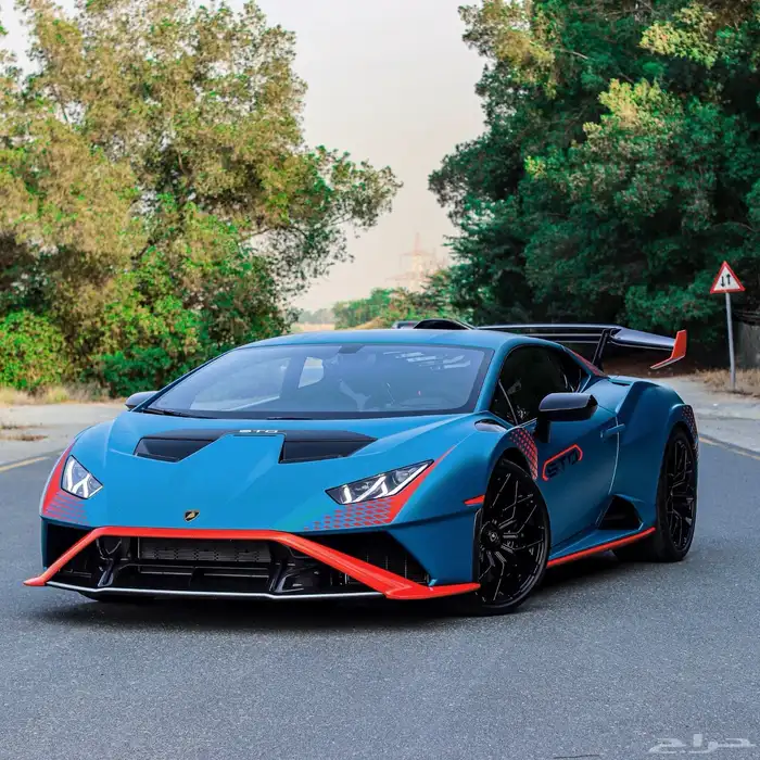 لامبورغيني STOهوراكان2022 في الإمارات 2