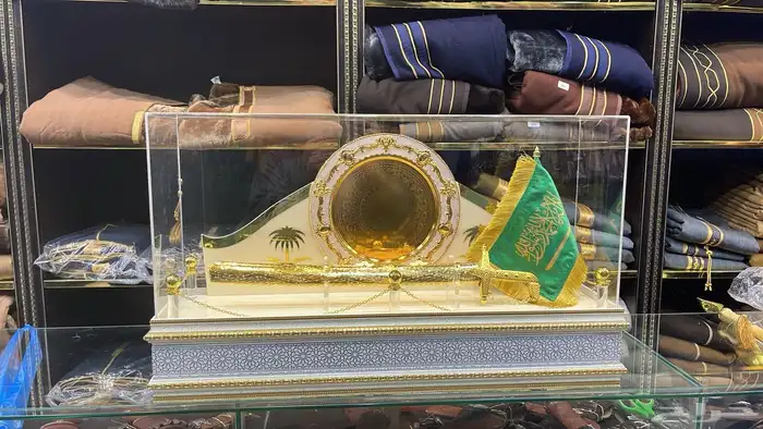 هدايا زواج ترقية تقاعد تكريم منزل جديد بشت سيف درع 67