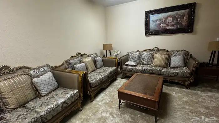 طقم كنب مع طاوله 1