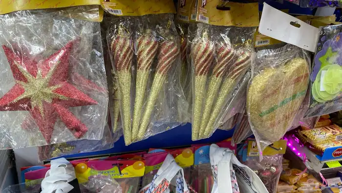 يوجد بضاعة محل 21