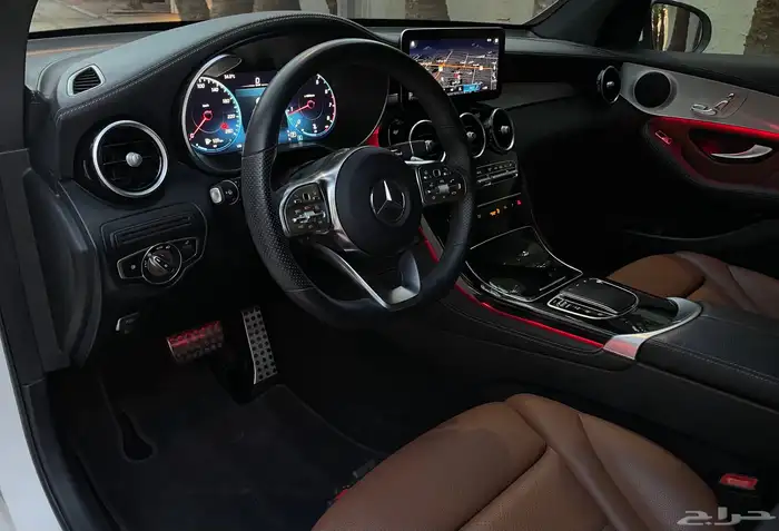 مرسيدس GLC200 4matic 2021 نظيف جدا بحال الوكاله 12