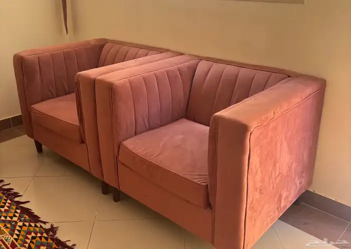كنب مرتفع ل سبع أشخاص متقطع من تحت عند الرجول بس فوق سليم 0