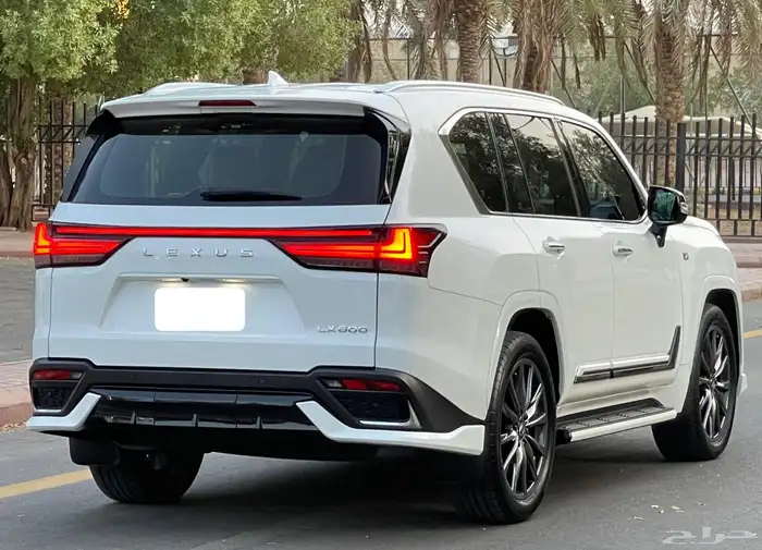 لكزس 2023 LX 600 فل اخر 7