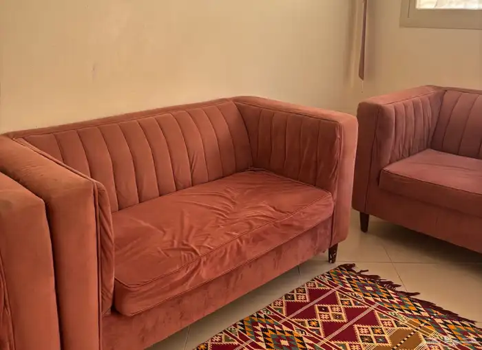كنب مرتفع ل سبع أشخاص متقطع من تحت عند الرجول بس فوق سليم 2