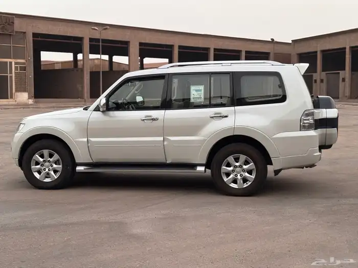 ميتسوبيشي باجيرو GLS 2022 3